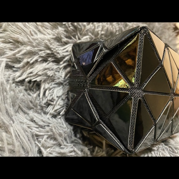 Iridescent Collapsible Cosmetic Bag - Picture 7 of 7